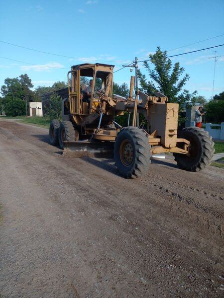 Mantenimiento vial con material petreo para mejorar la infraestructura urbana