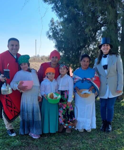 Cerramos la semana de la Revolución de Mayo en el CER 271 República Argentina con una sesión de fotos