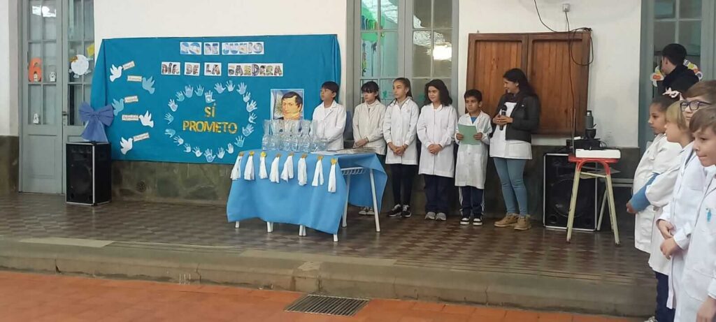 Jura a la Bandera en la Escuela Domingo Faustino Sarmiento Nº353