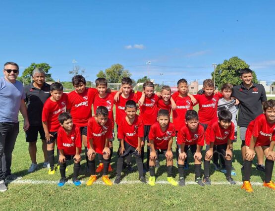 ⚽️El Presidente Comunal, Cristian Osta, acompañó al Club Atlético Independiente en la Apertura del Torneo 2024.