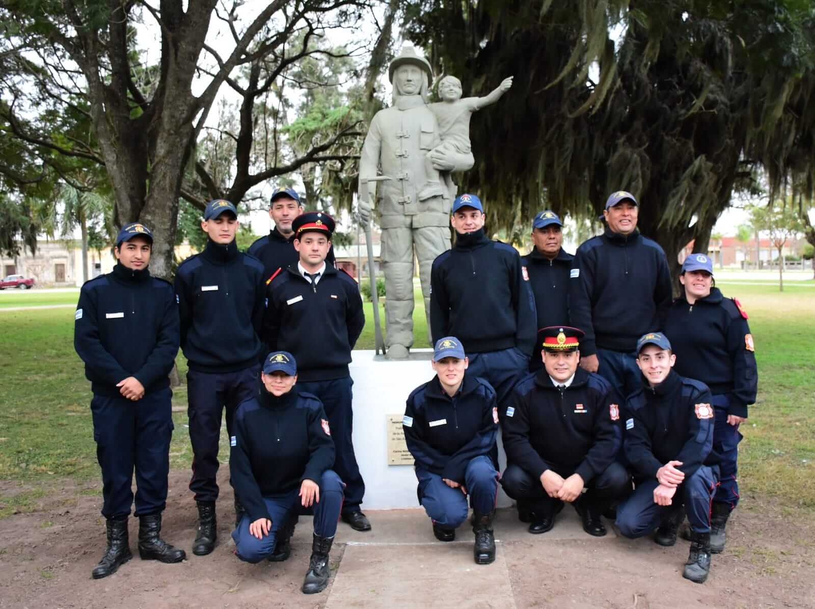 Agradecimiento del Presidente Comunal Cristian Osta a los Bomberos Voluntarios de San Agustín