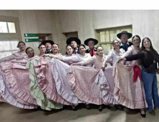 La Comuna felicita los logros de la Escuela Comunal de Danzas Folklóricas